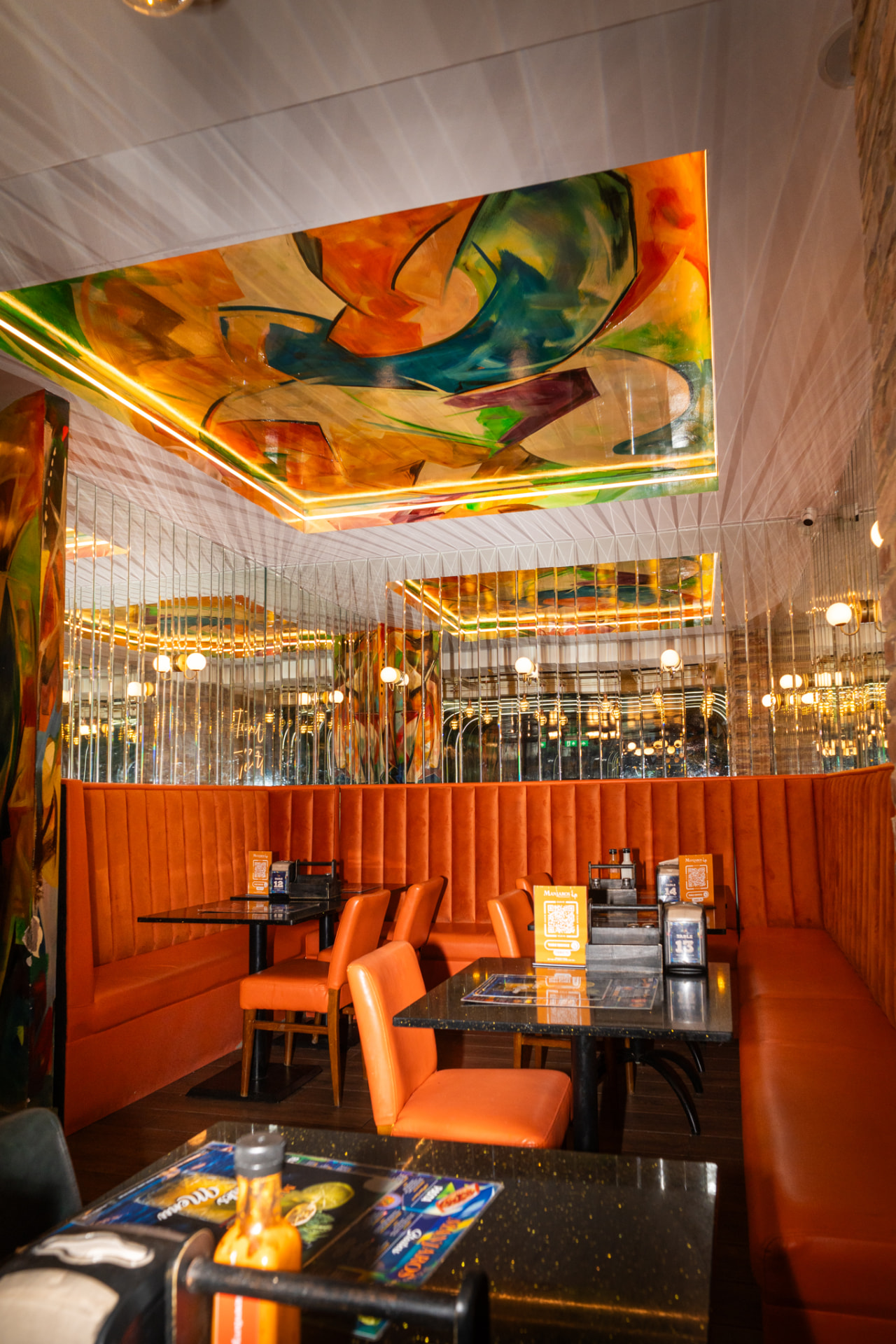 Manjaros London interior 11