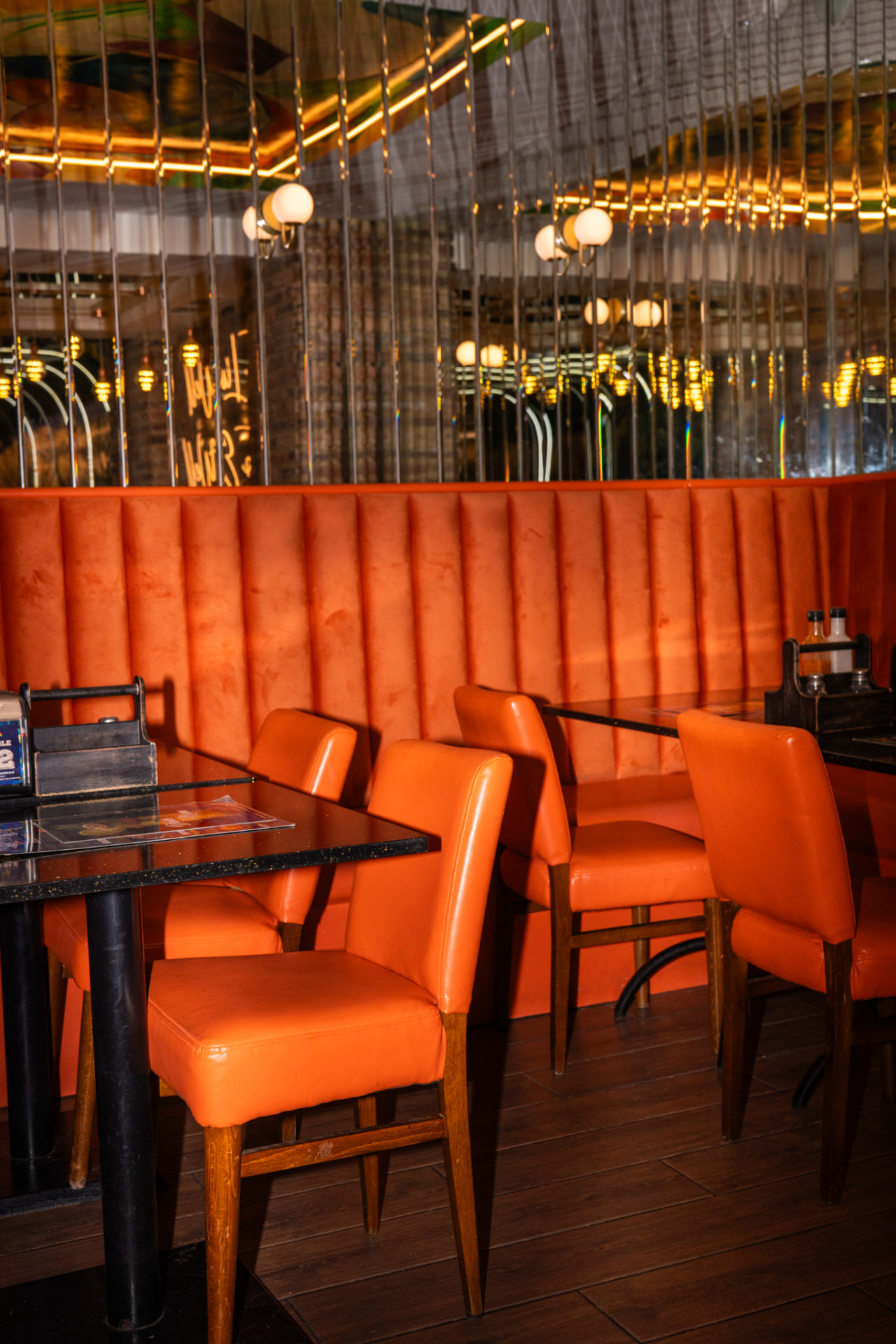 Manjaros London interior 5